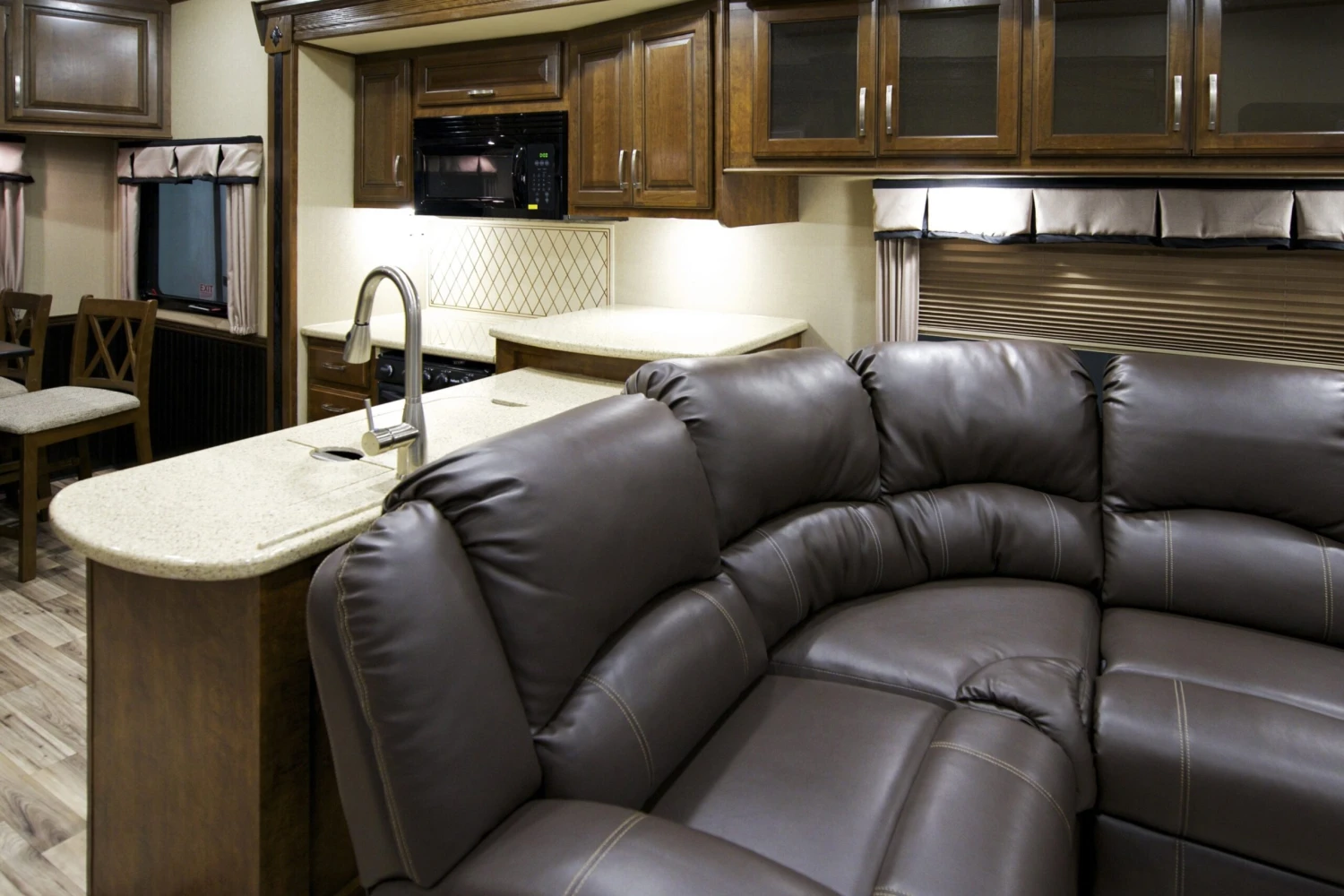 T5 Integrated LED Light Fixture - Multipurpose Linkable Linear Light - 12-36V - 4000K/5000K - Natural White - 12 Inch - Image 8